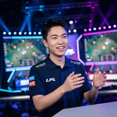 蓝导航电竞解说张毅